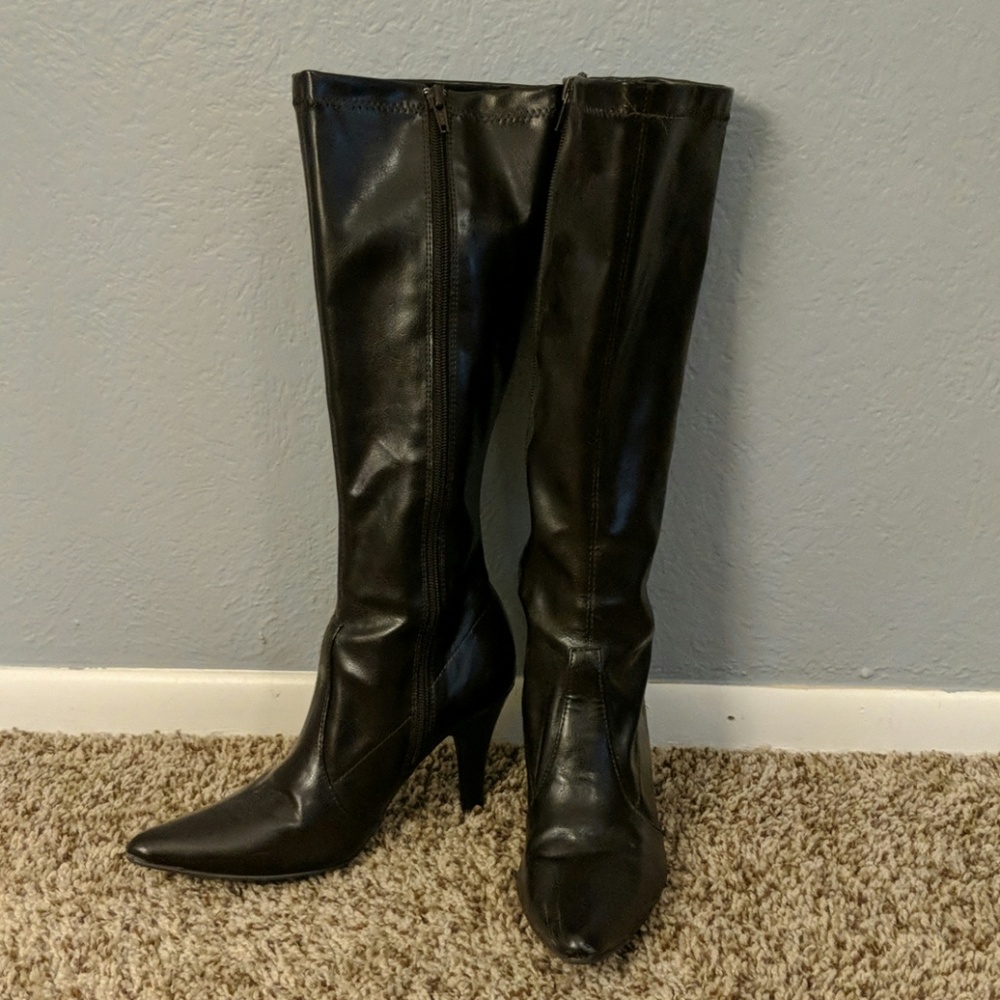 Knee high chocolate faux-leather boots